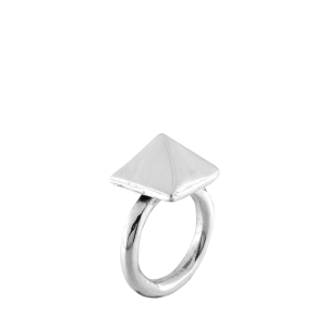 Anillo pirámide